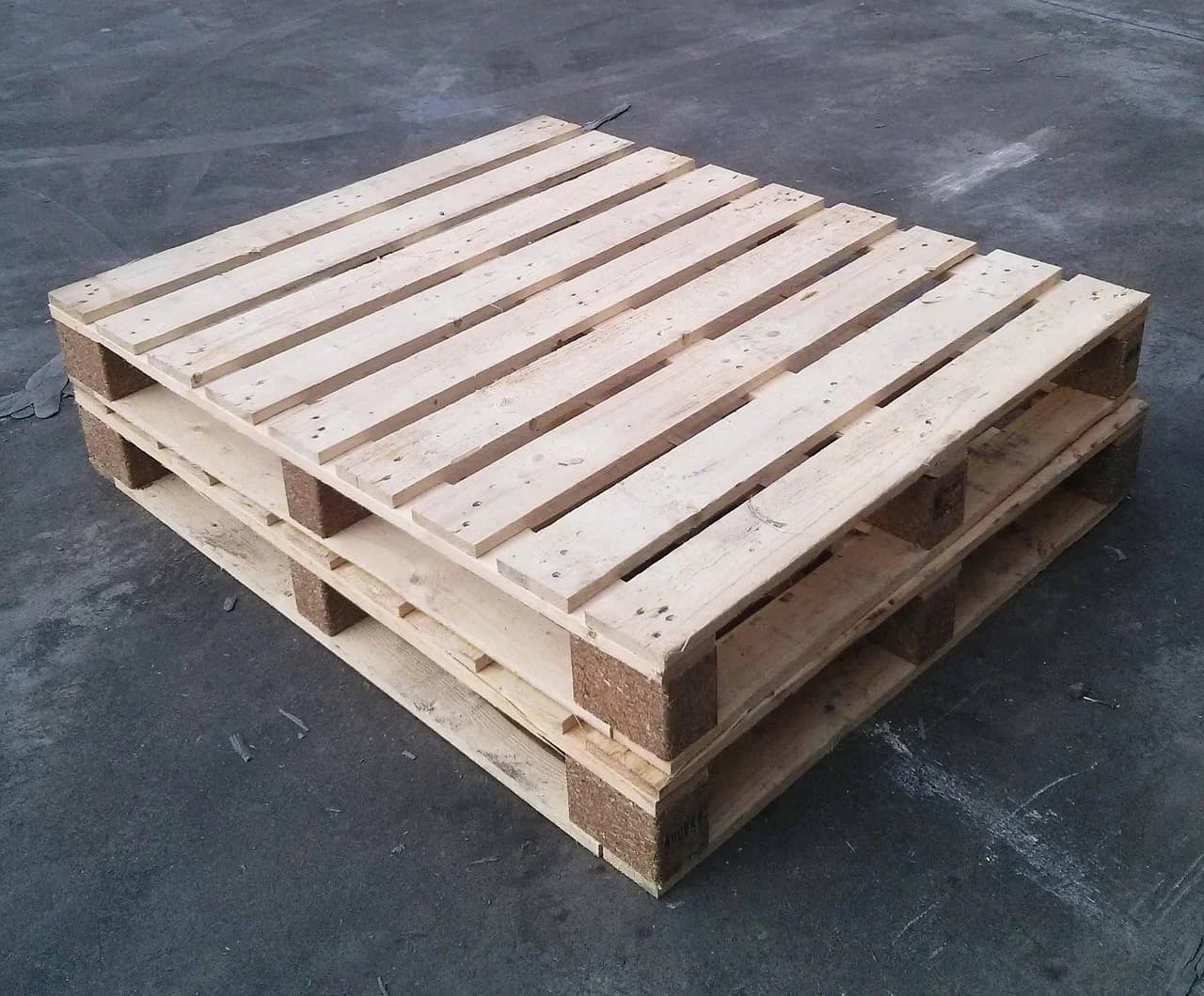 Bulk Wood Pallets: Effective Storage Solutions to Maximize Space