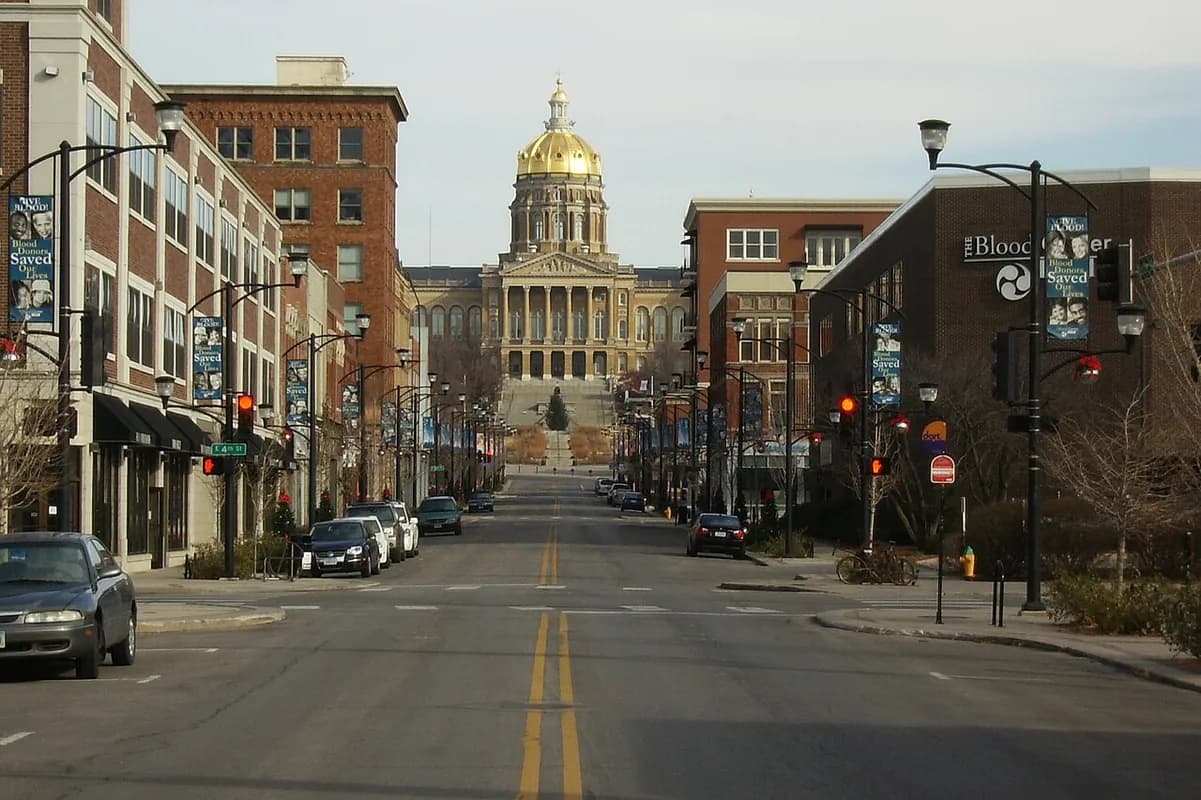 East Village street leading to the gold-domed capitol in Des Moines, Iowa