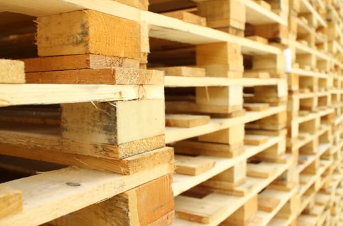 How to identify and avoid defective wooden pallets