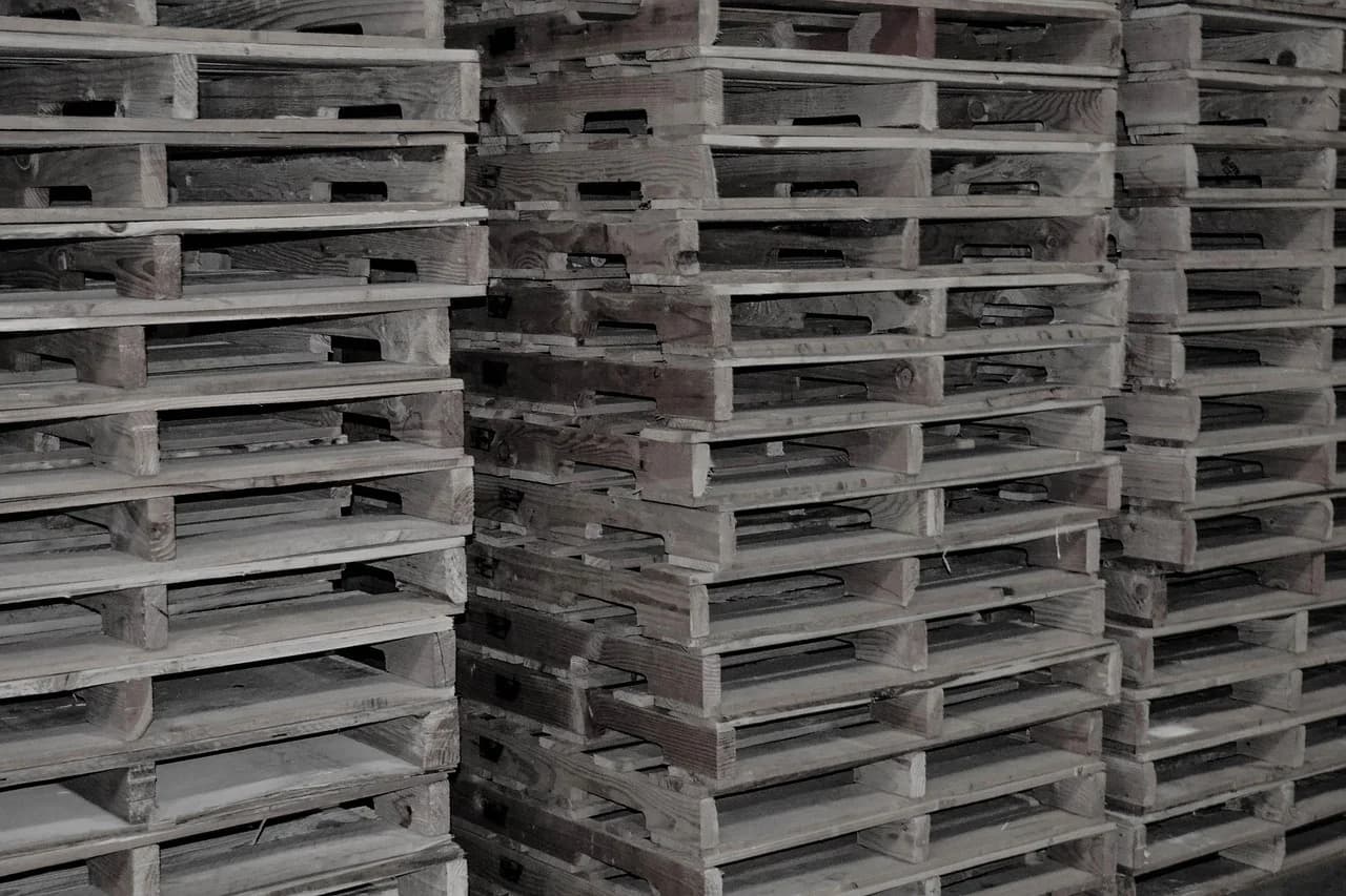 Pallet Delivery Services: How Fast, Flexible Logistics Save You Money