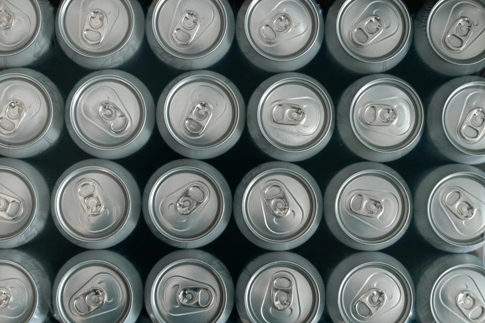 Pallets for Beverages: How to Handle High-Weight, High-Turn Loads