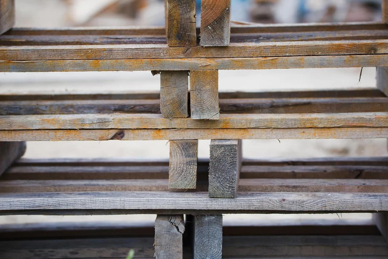 How Multi-Location Businesses Benefit from Centralized Pallet Management